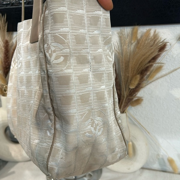 CHANEL nyloTote Bag - Picture 6 of 14